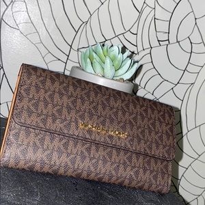 Michael kors wallet